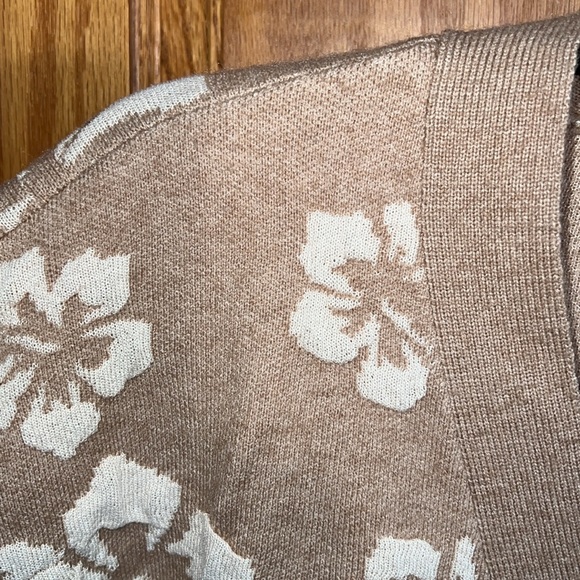 Cyrus Textured Floral Cardigan - Picture 4 of 9